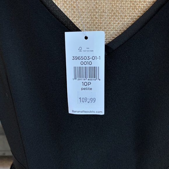 NWT Banana Republic Little Black Dress V-Neck Bodice Pleated Skirt Size10P - Picture 5 of 6